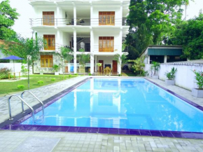  Ocean Bay Surf Resort  Weligama